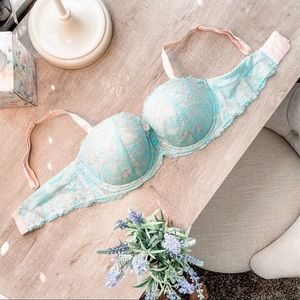 Victoria’s Secret Multi-Way Bra, 36DD